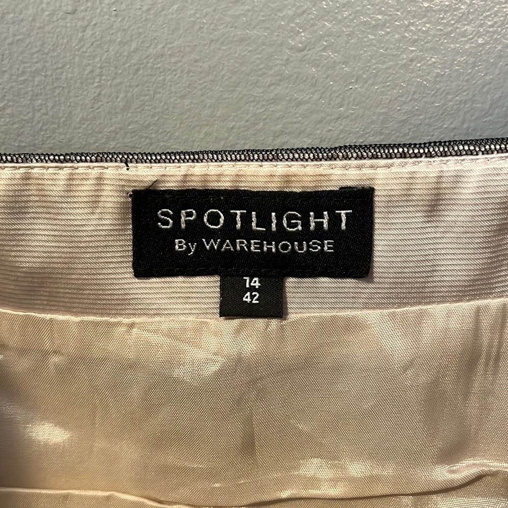 Spotlight by Warehouse, UK Size 14 (US Size 10), blush/black. - Picture 5 of 9